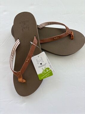 Kuailu Womens Brown Tan flip flops 7.5 NWT NEW